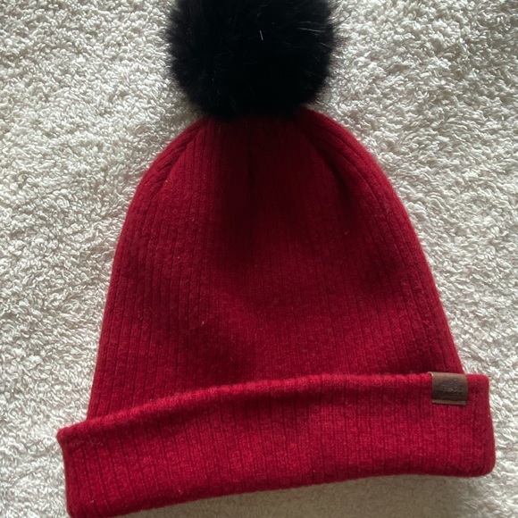 Roots Winter Hat - Picture 2 of 2